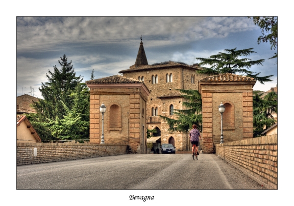 Bevagna (hdr) Bevagna (hdr)