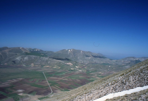 Castelluccio Dallo Scoglio Dell''aquila Maggio 2003