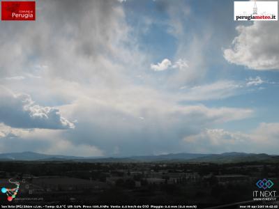 webcam_1492610666_417472 webcam_1492610666_417472