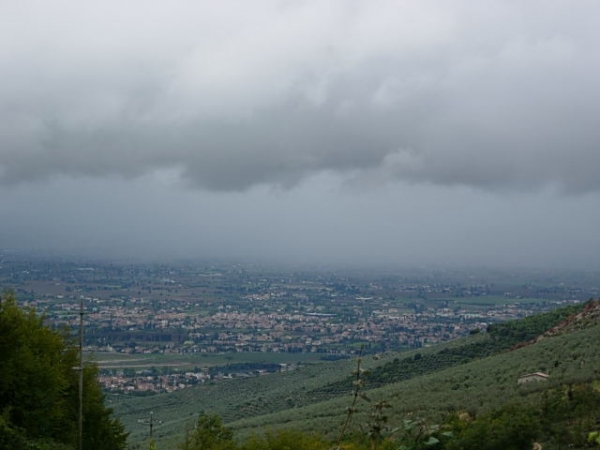 Nuvole basse sulla Valle Umbra Nuvole basse sulla Valle Umbra