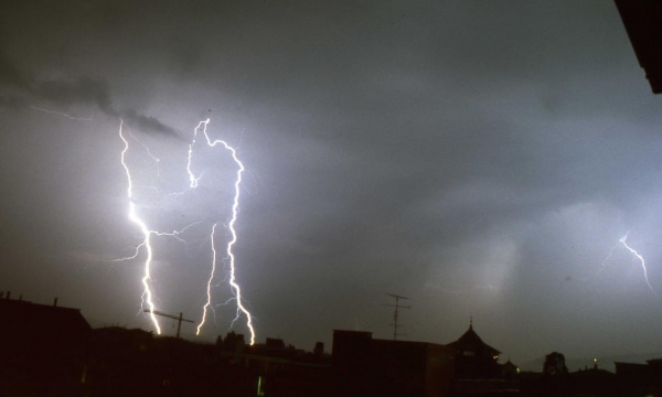 Temporale Notturno Estivo Sopra Foligno